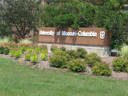 047-01-campus-sign