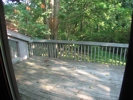 070-02-porch-living