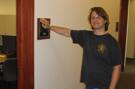 066-01-chris-office2