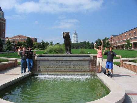 061-groupfountain